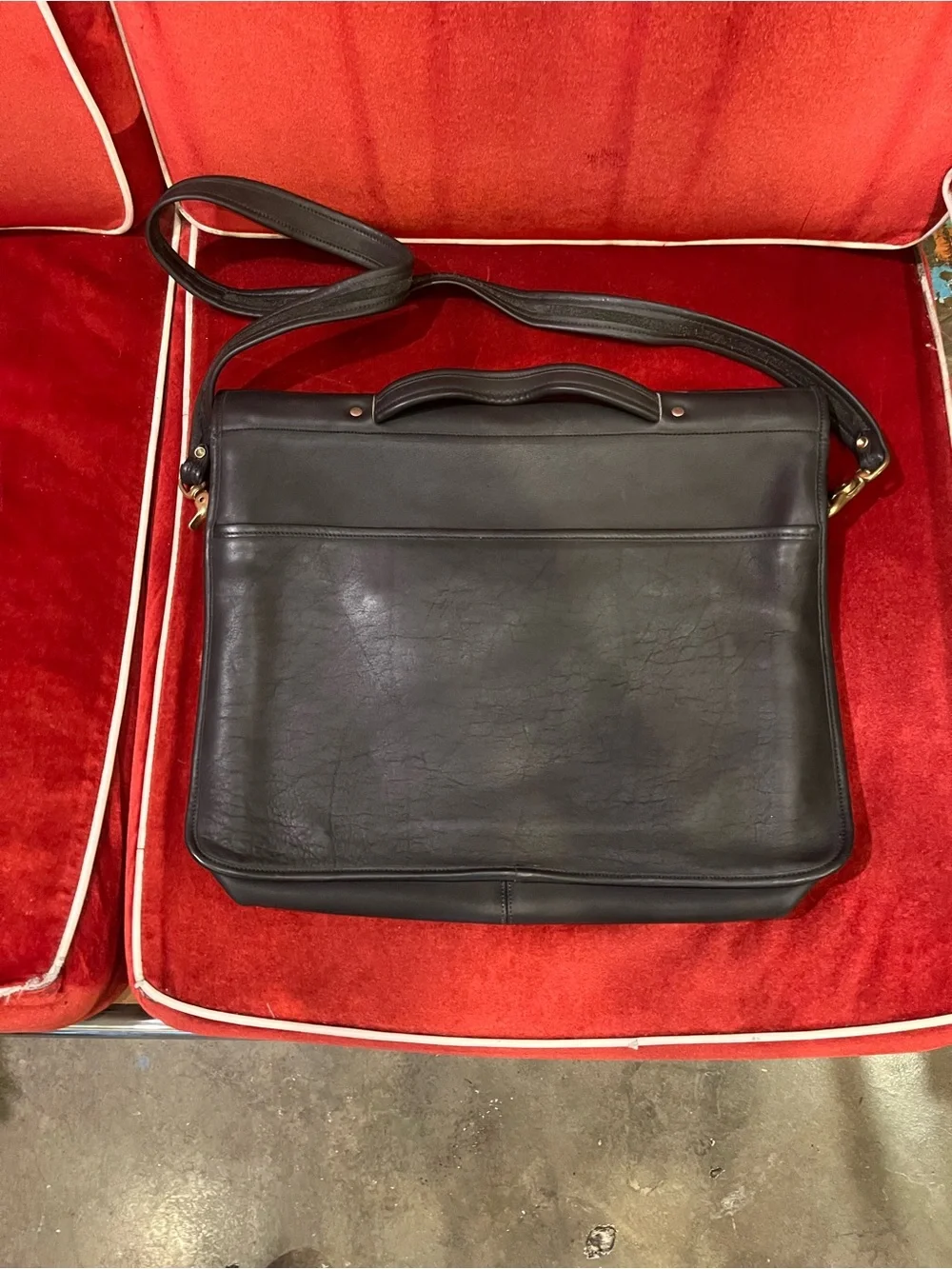 Laura USA Classic Black Leather Messenger Bag -